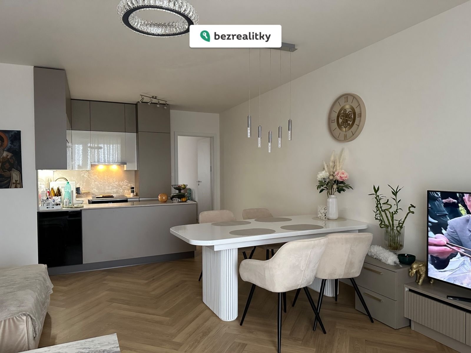 1773702446-mjjvllhttr-img-6741