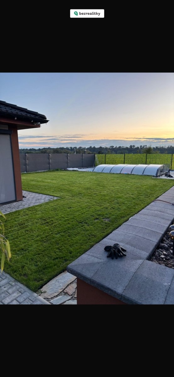 1759488473-crxjcmdqxi-img-6060