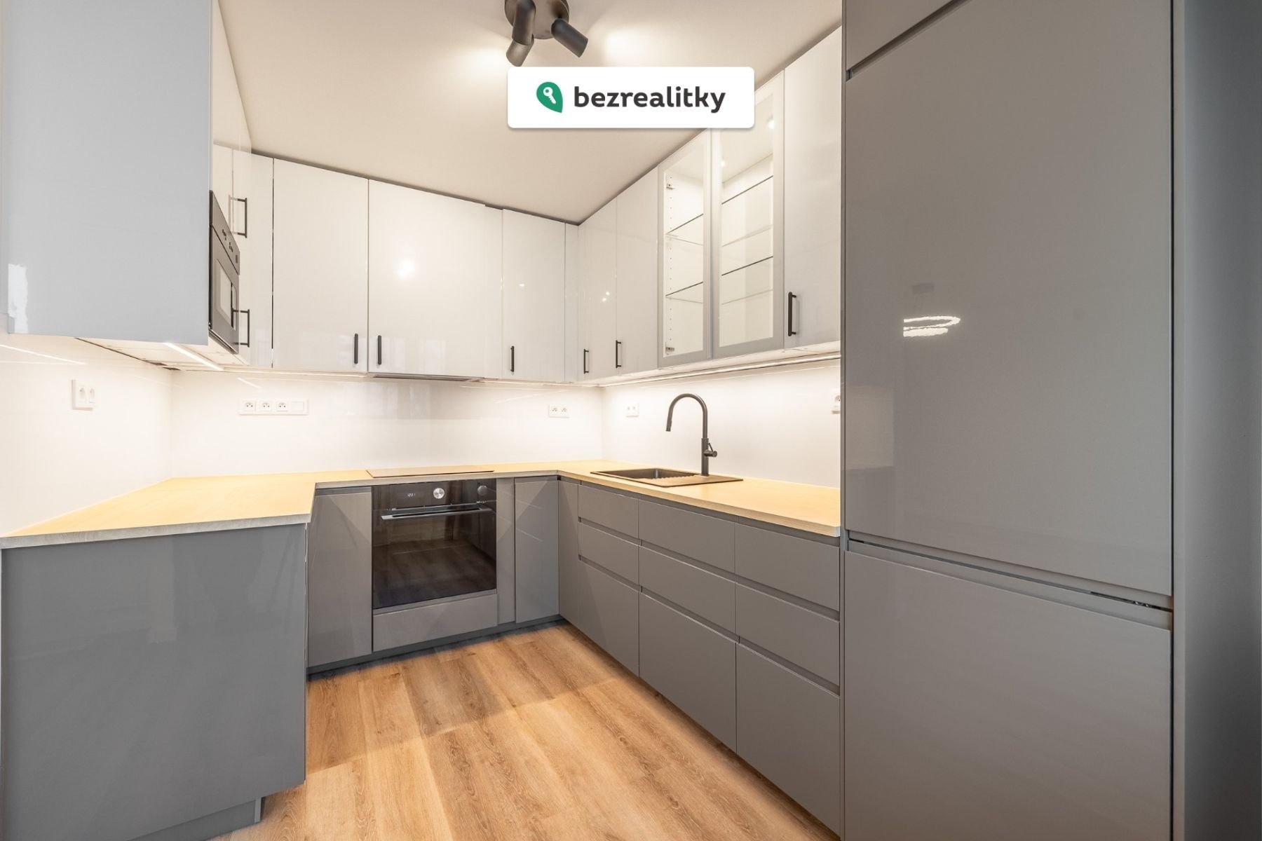 1763323947-tttyytzhio-kuchyn-283-29