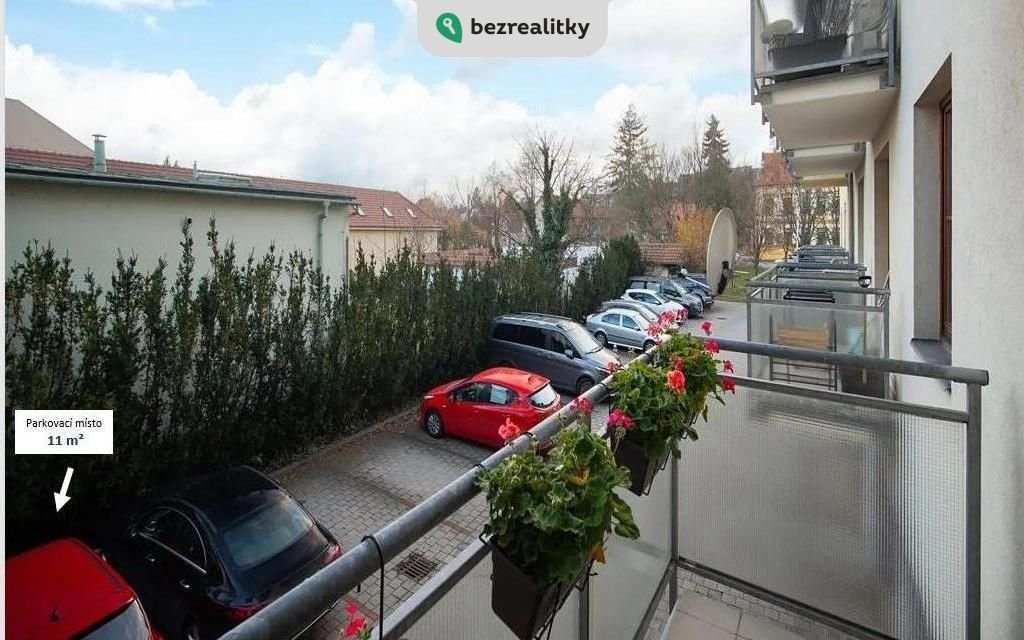 1749037958-qqehsgvsxt-parkovac-c3-8d-m-c3-8dsto-2c-balkon-ts1749037977ts