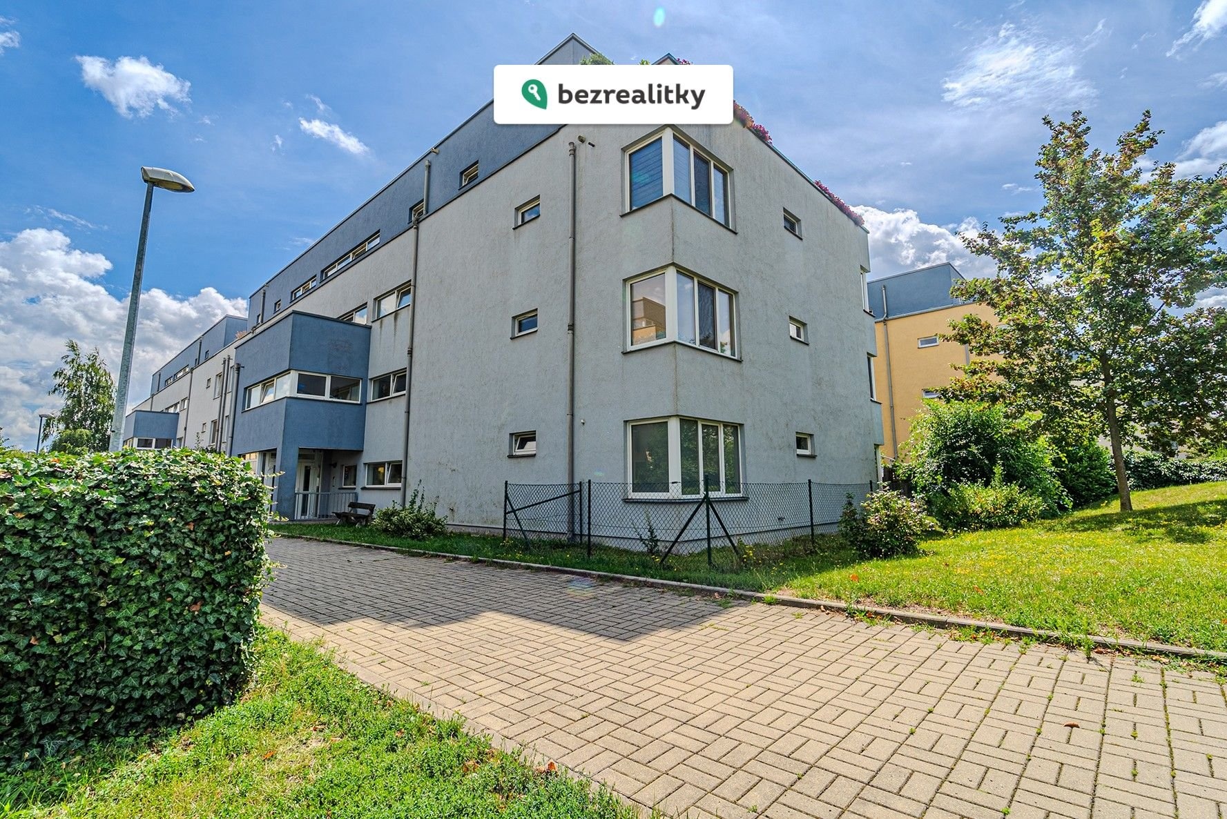 1777139235-gzqmdhzase-hostivice-284-29
