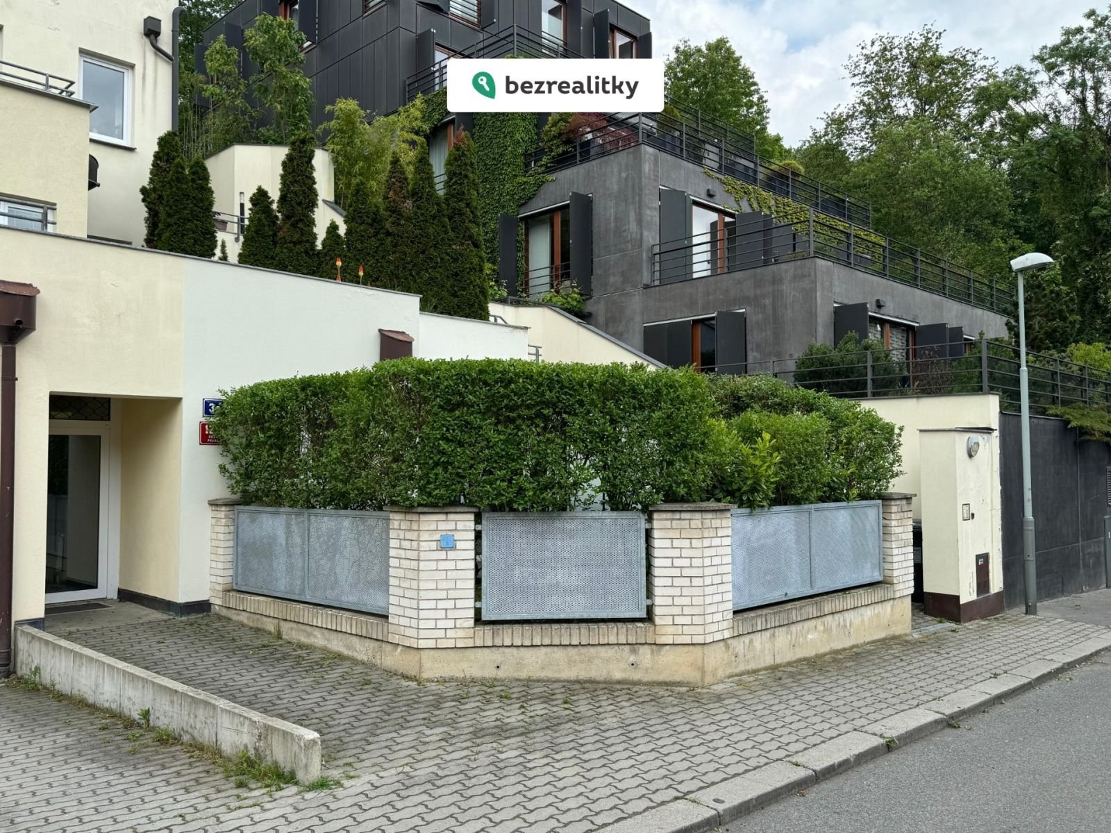 1768918733-uebhvitald-whatsapp-image-2025-11-04-at