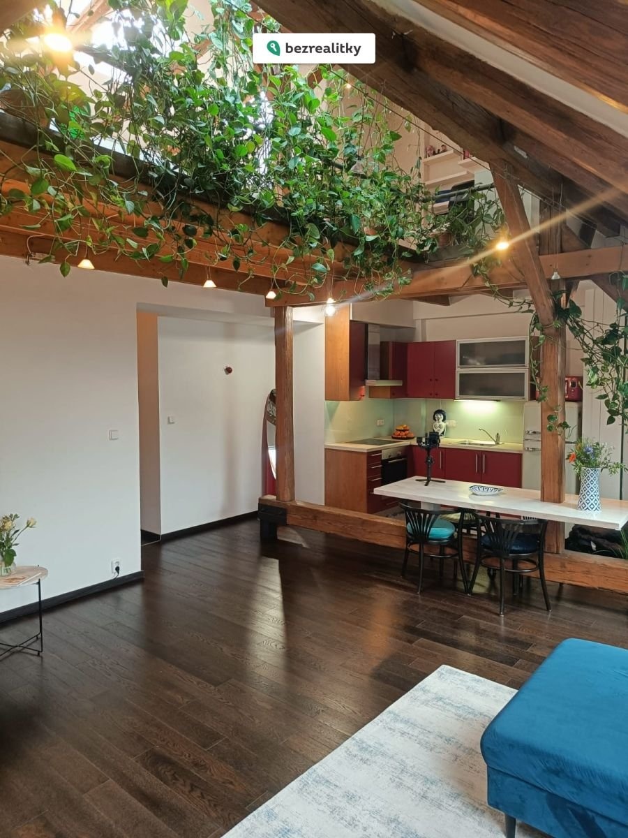 1772743445-ejvbxzhrjx-livingroom