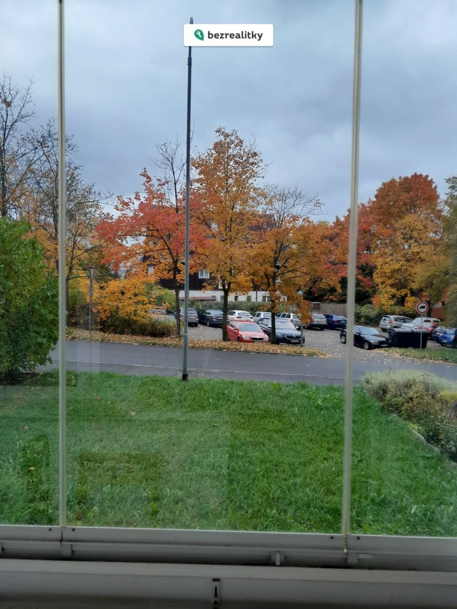 1760371298-yxlpjqnfgl-20251012-102803