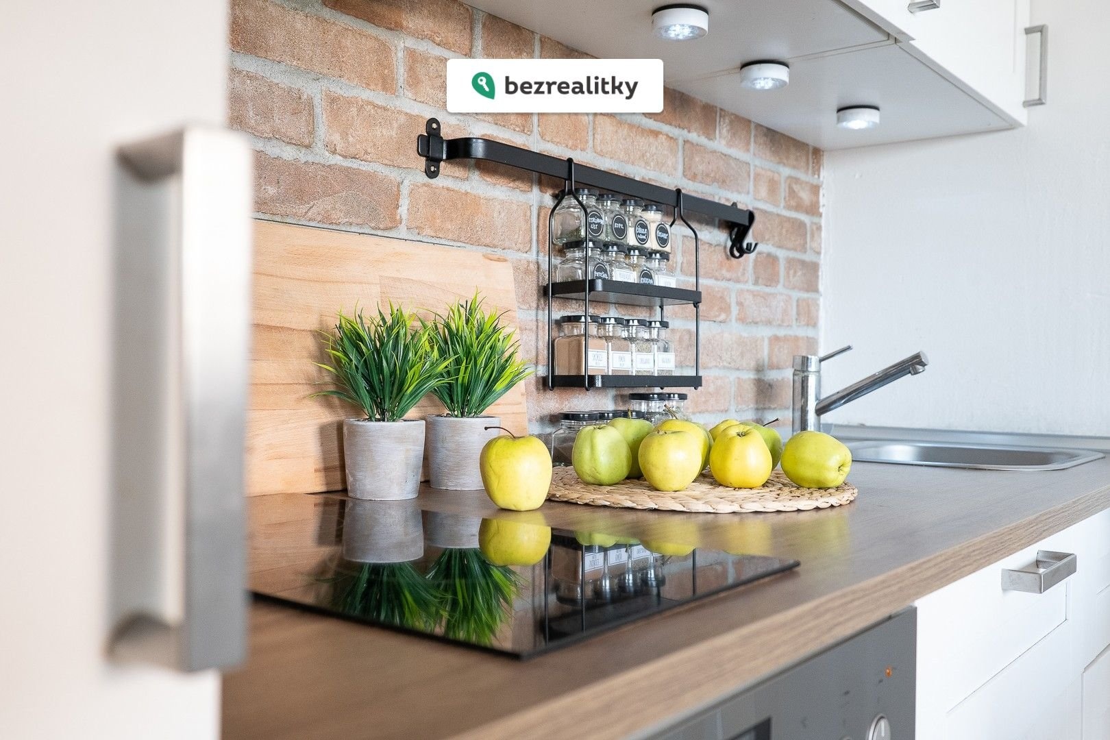 1774734994-fmjabfahzj-pana4052