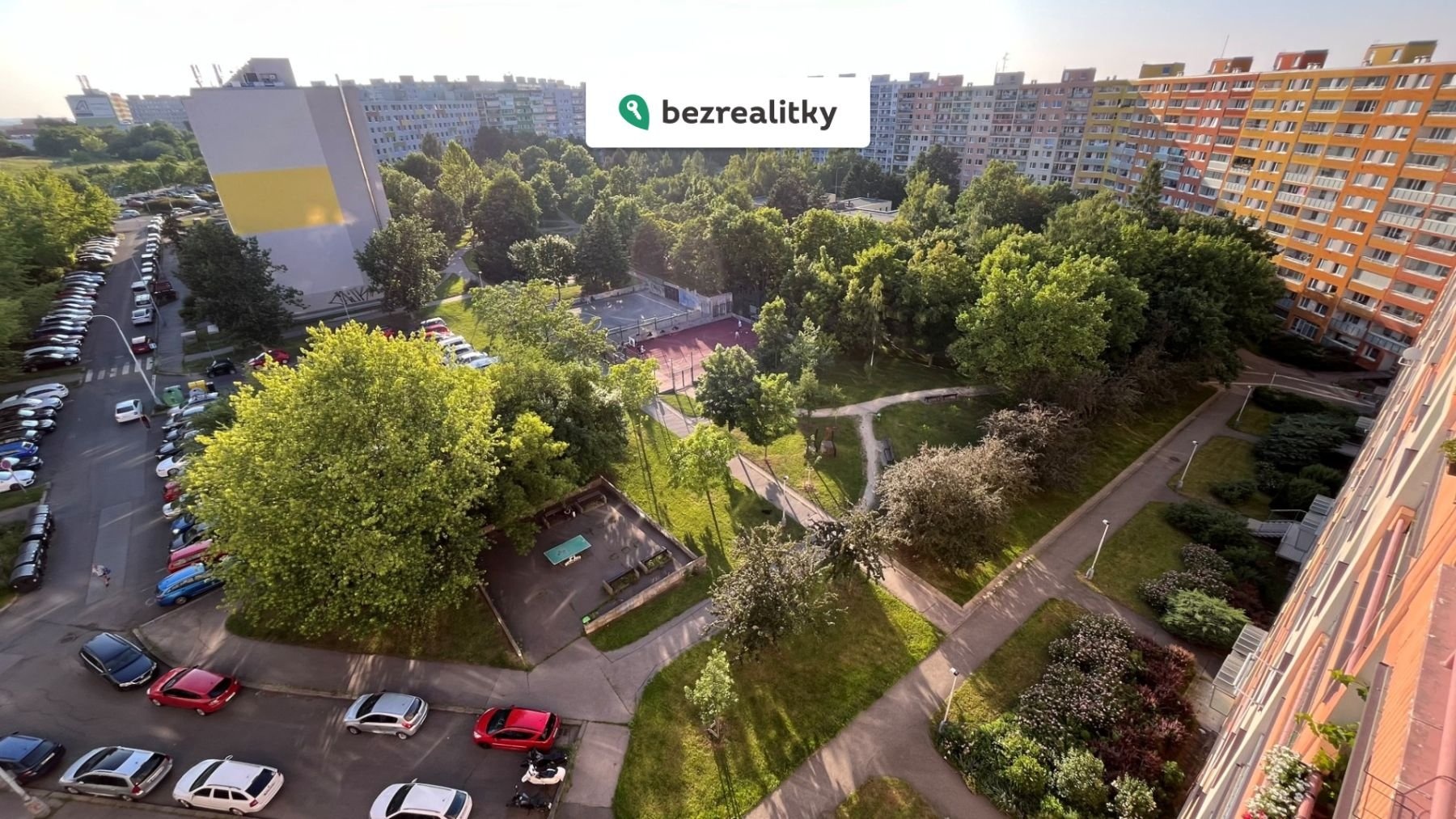 1764072220-wwhupcfwvh-rondel2