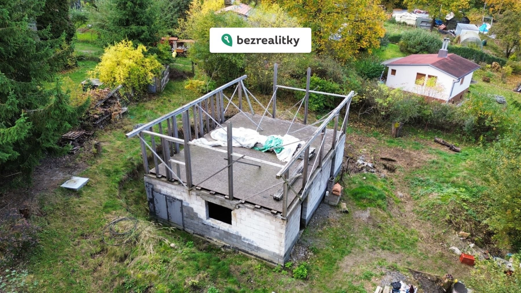 1764429543-dnkueuratr-pohled-dron-zleva