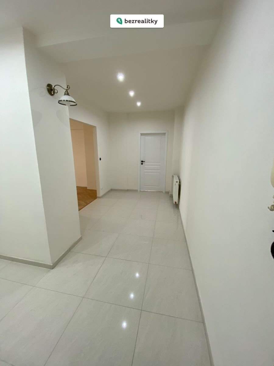 1762772084-mxmxnboxdr-img-8265