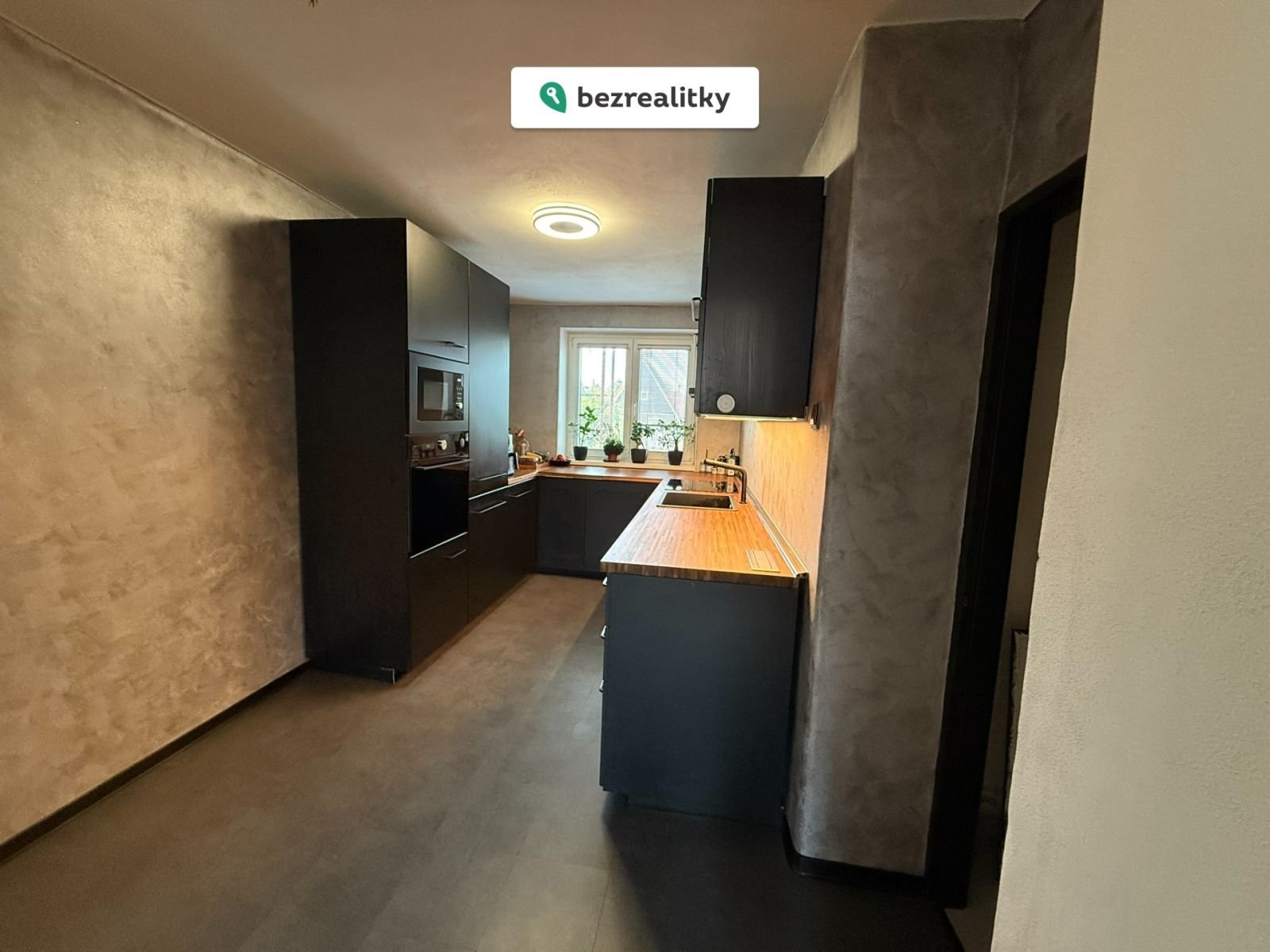 1762183439-esropqdnkw-img-3073