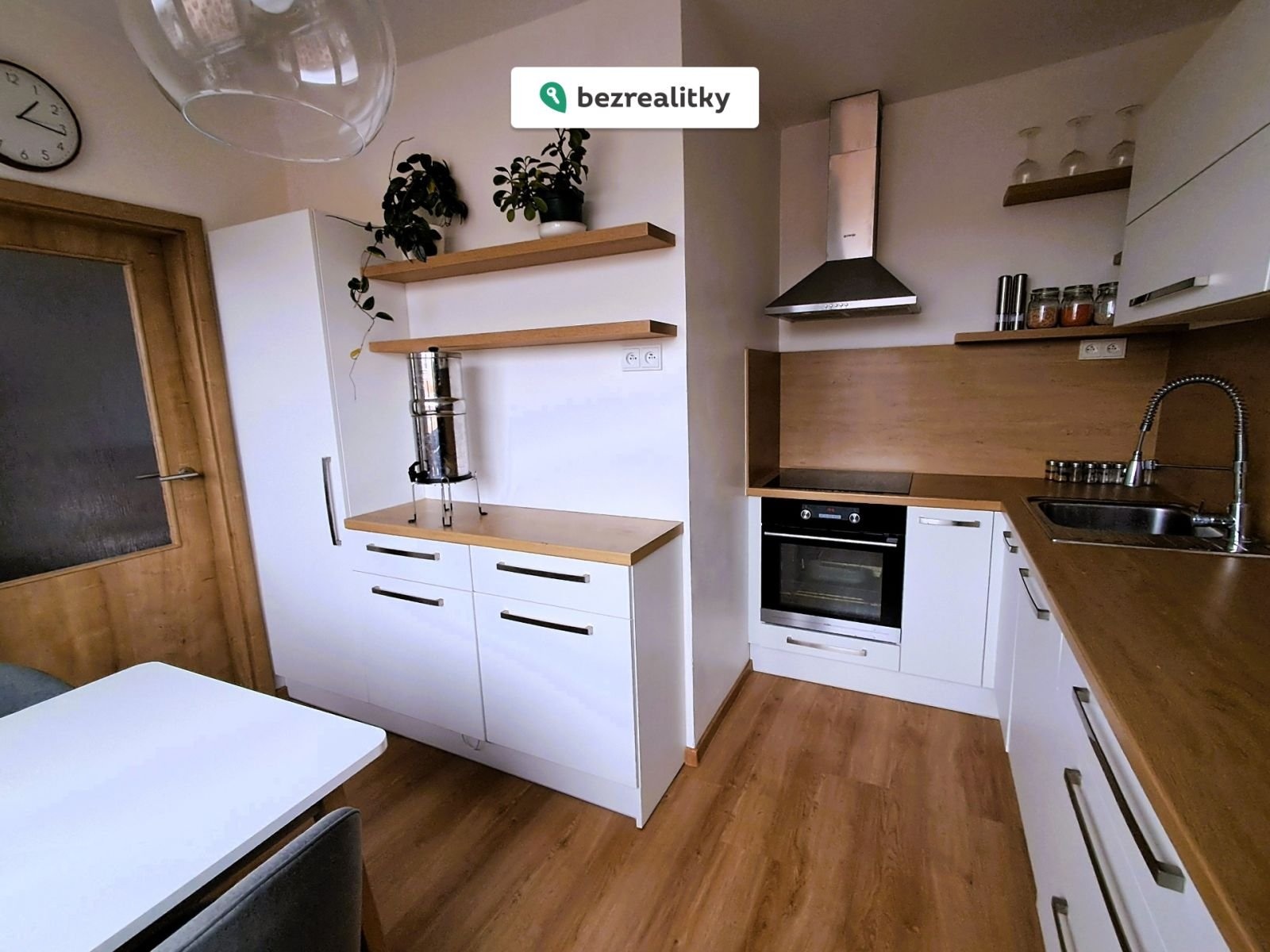 1763397397-poklmegdsq-kuchyn-c4-9b2