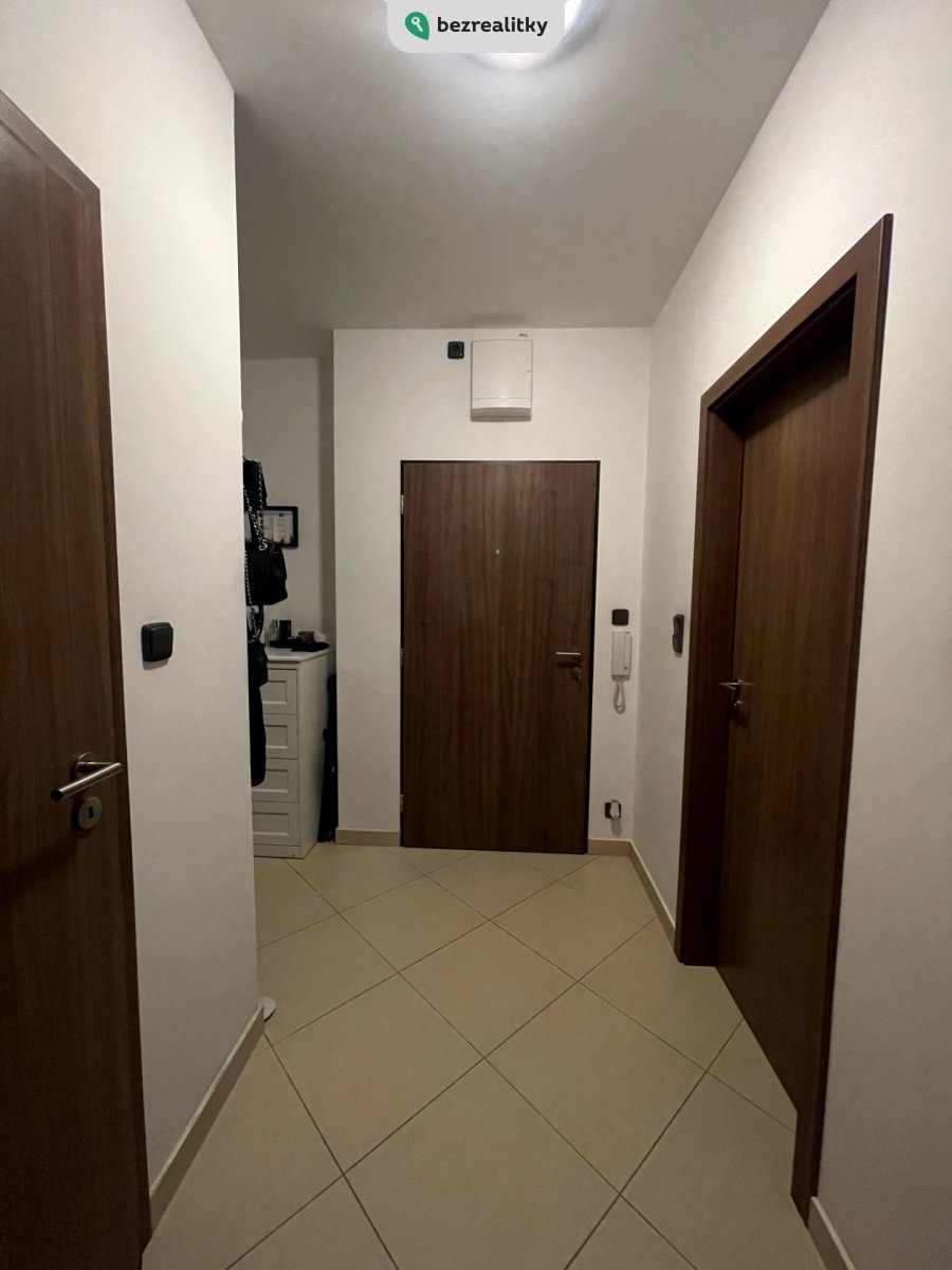 1747461615-gkuwlypdqe-img-8532