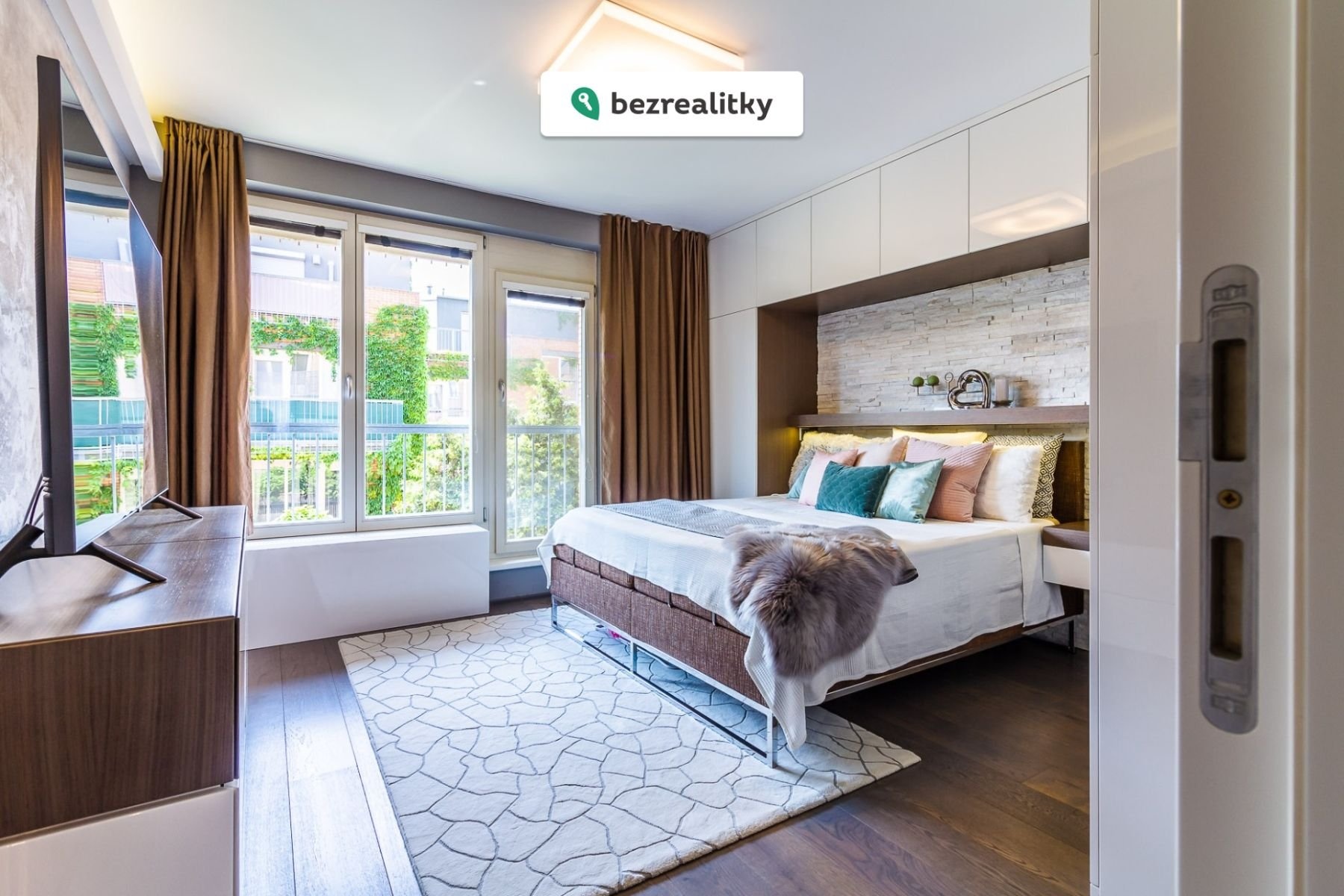 1763919115-cijxrbbqnc-uh-c5-99in-c4-9bves-31