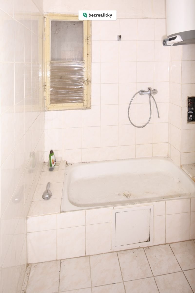 1763998245-xeykbhtdqi-img-4945