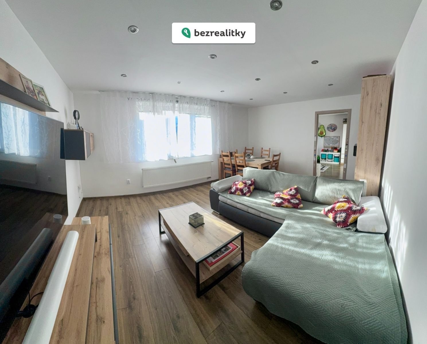 1764075367-wqngtsmjqs-img-7720