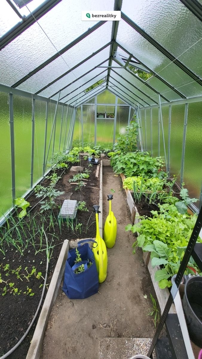 1773098960-tafdrmepwq-10-sklenik-uvnitr