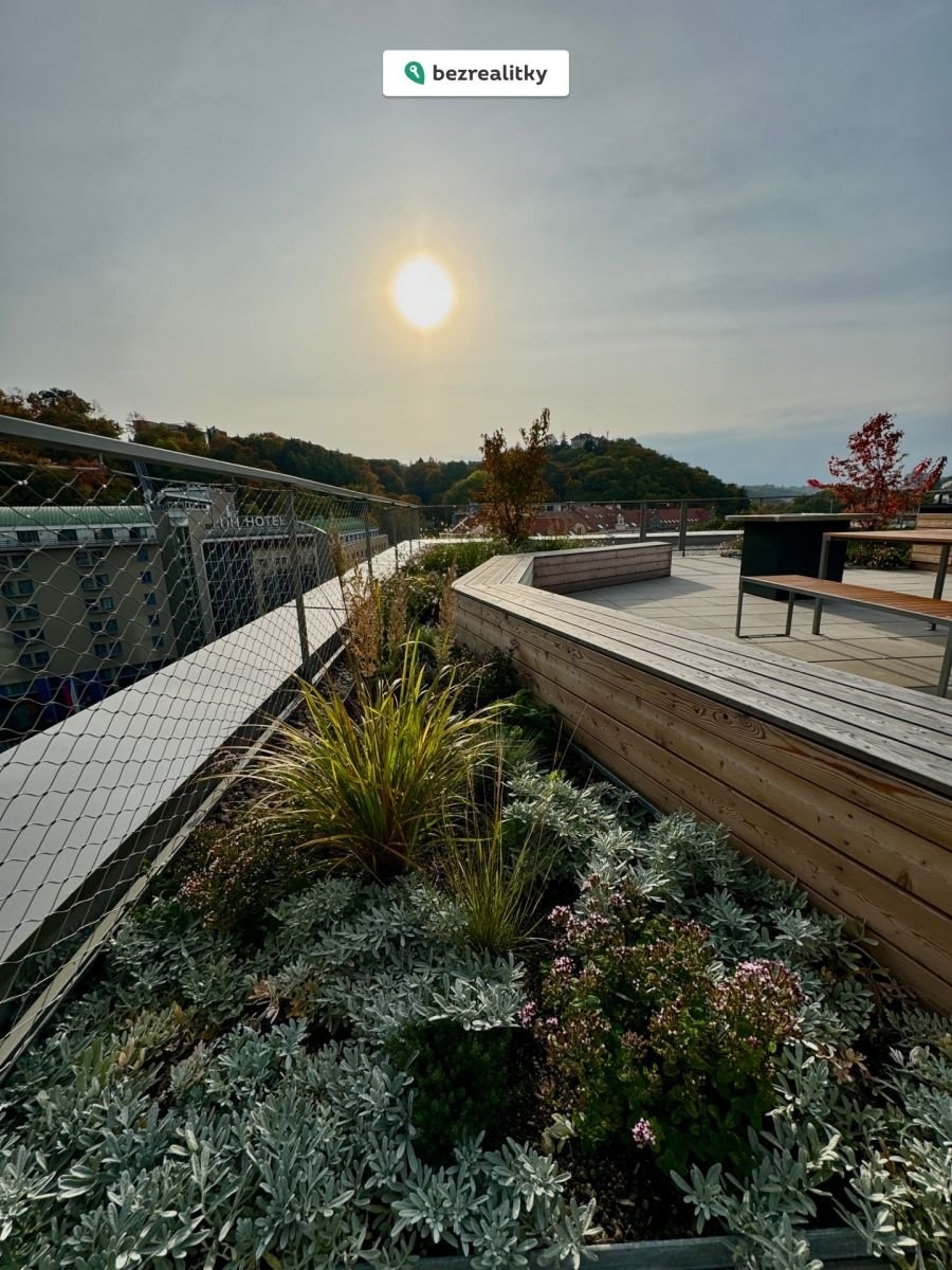 1776009106-ibfgiufqga-11