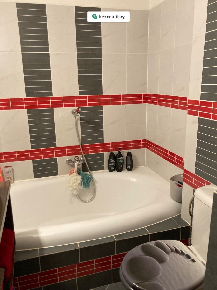 1763056300-ldlwyxhecp-img-6586