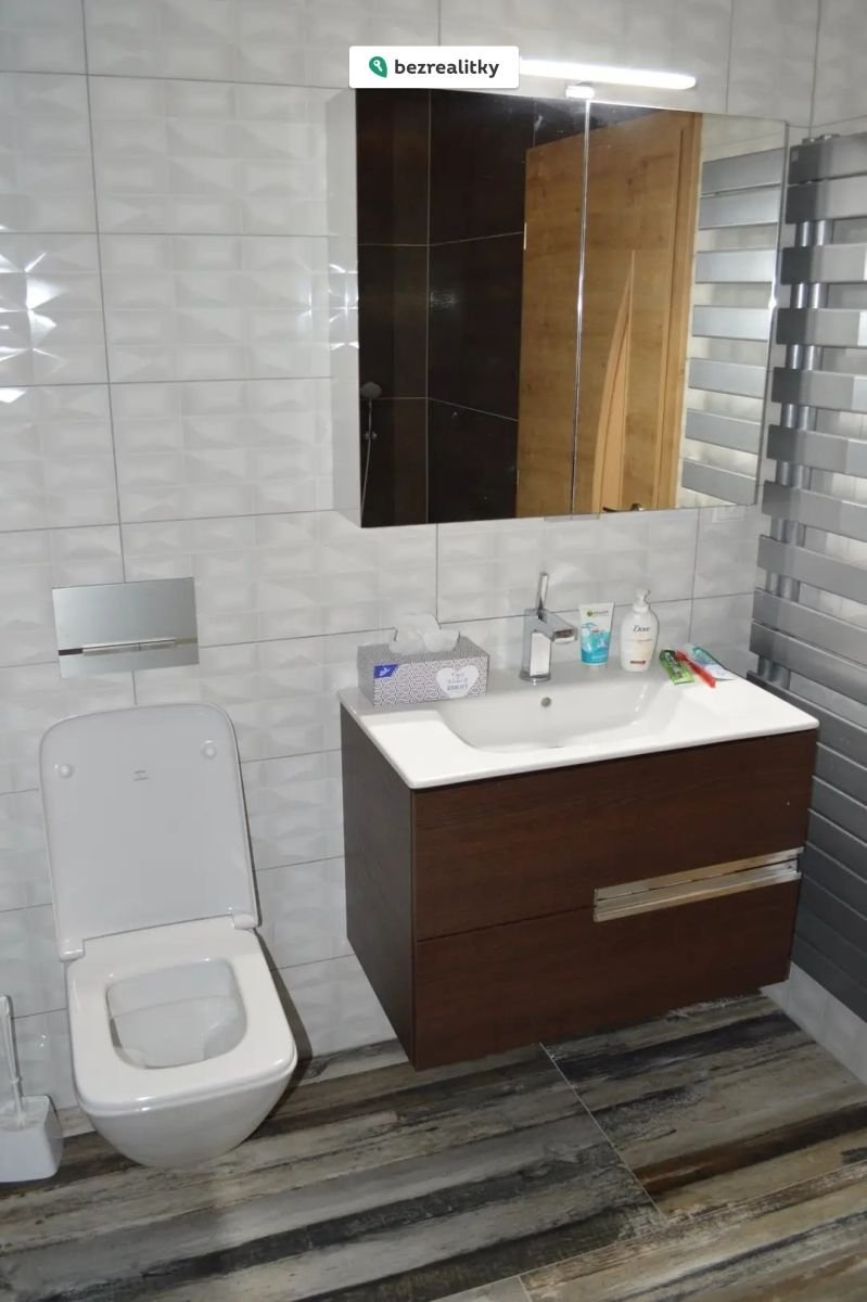 1755600289-qhbkecfrbh-koupelna-v-lo-c5-benici