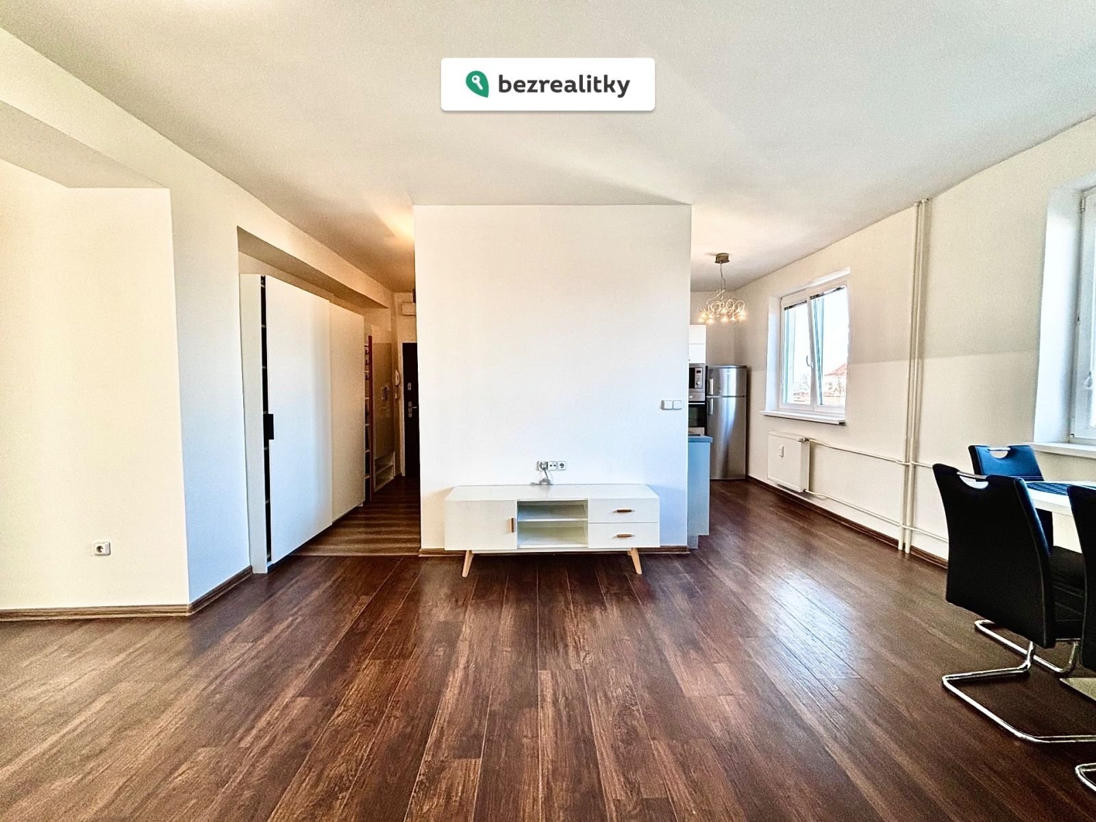 1763550898-nmawnxnlmt-img-4981