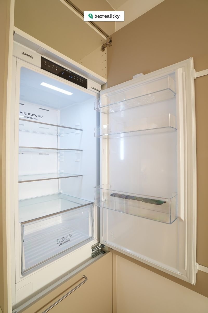 1773915741-kfxlqwlxsq-kuchyne-cc-8c-lednice