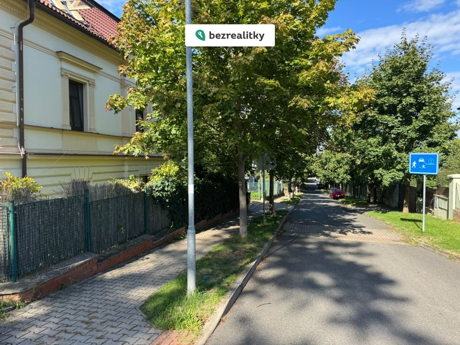 1758204606-srxparhmew-1000024945