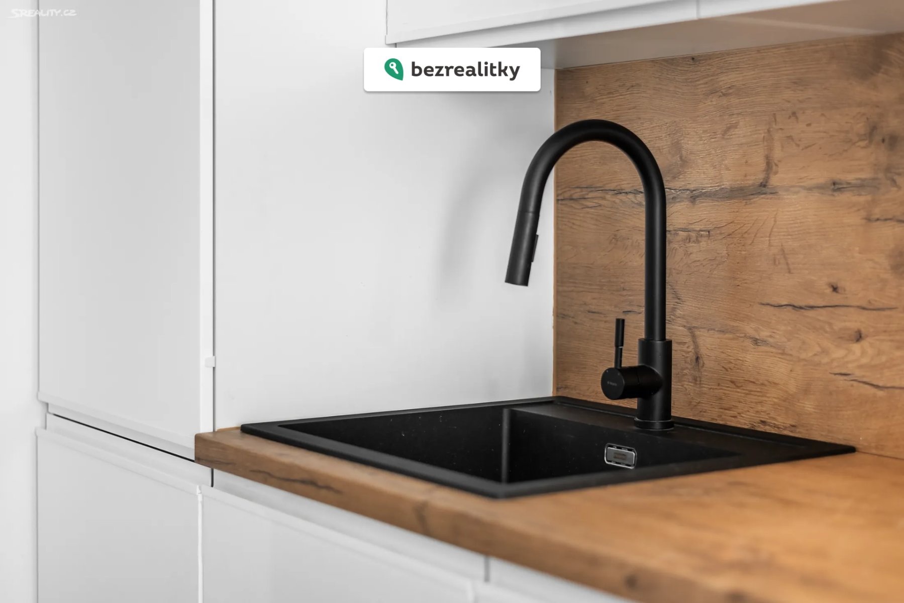 1764085160-vsozxaxtme-f950