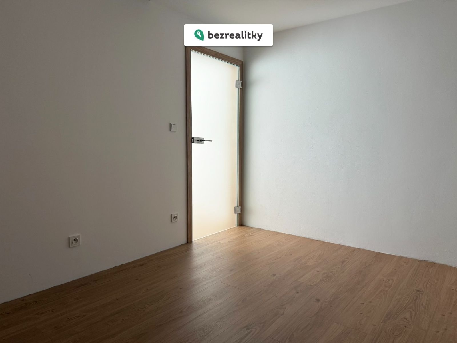 1758873576-gaukynziyo-pokoj-bez-okna-1