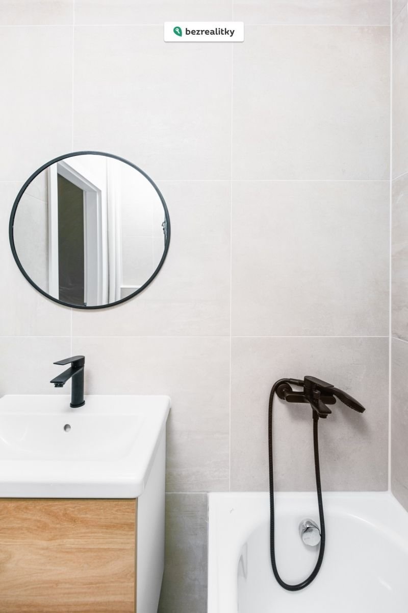 1774786229-zpfdzwtwyu-ostrava-2-2b1-012