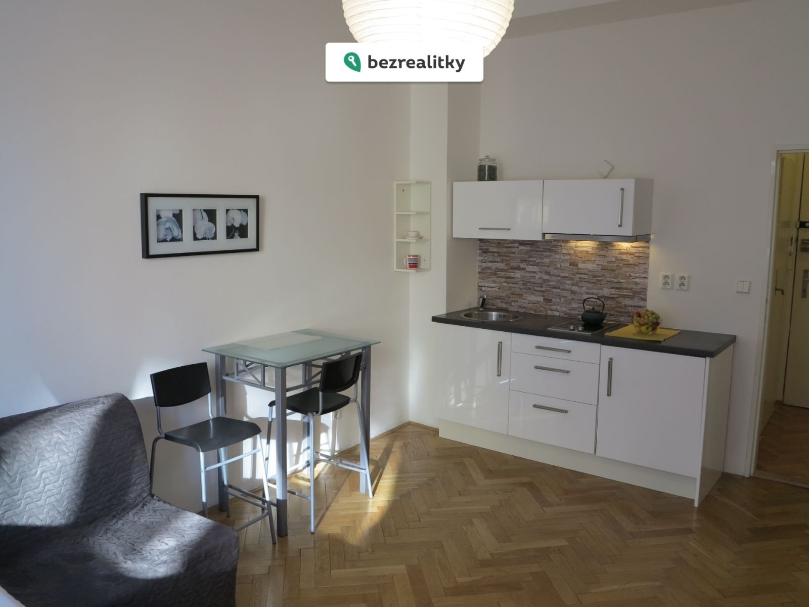 1764489688-gjkcgjgwzh-img-0196