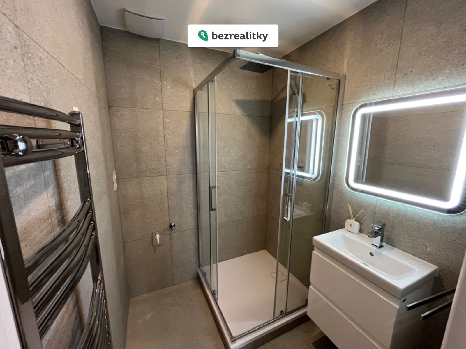 1773436432-czcgecyuko-img-5308