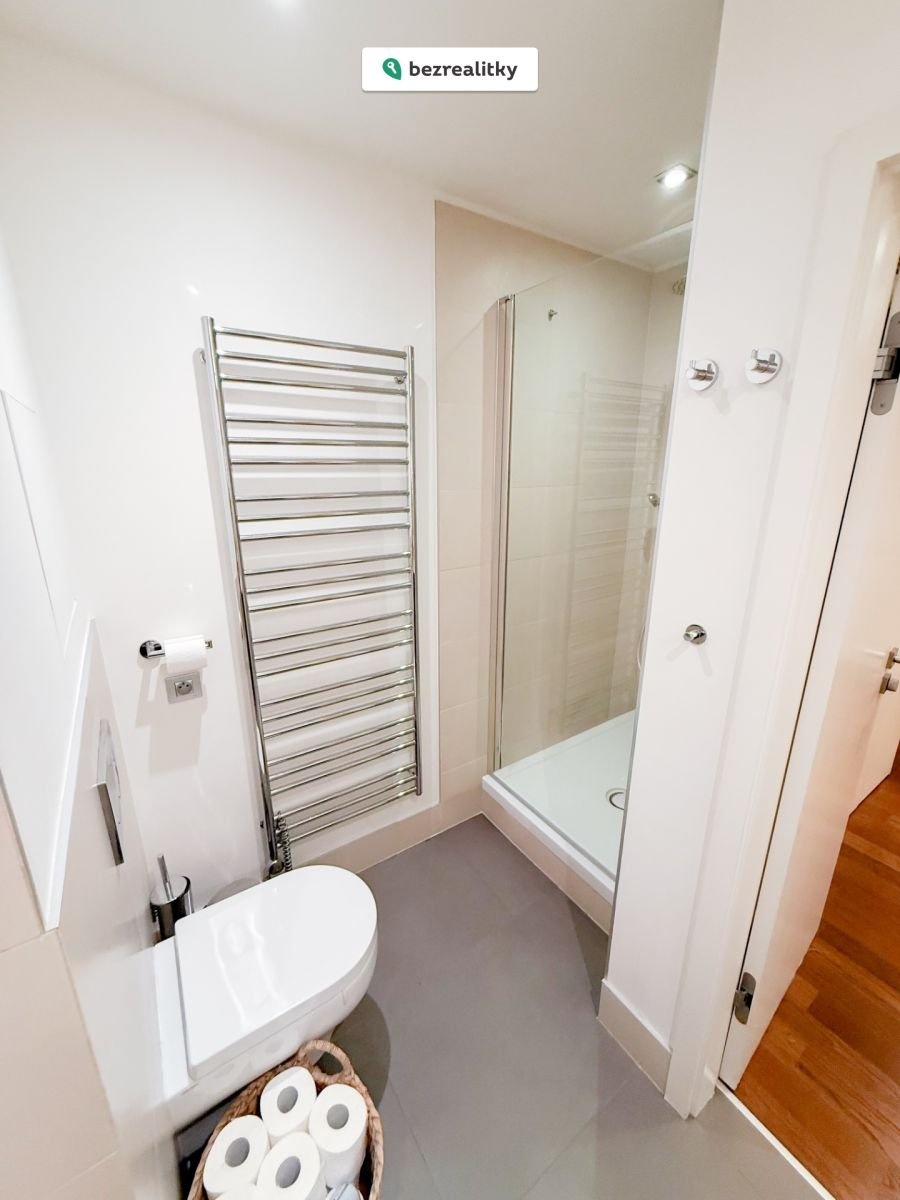 1764542629-mngenvmjpp-12