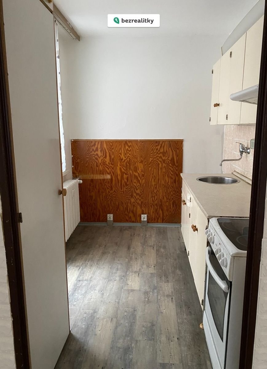 1772077452-jgmoyerqsi-kuchyn-1