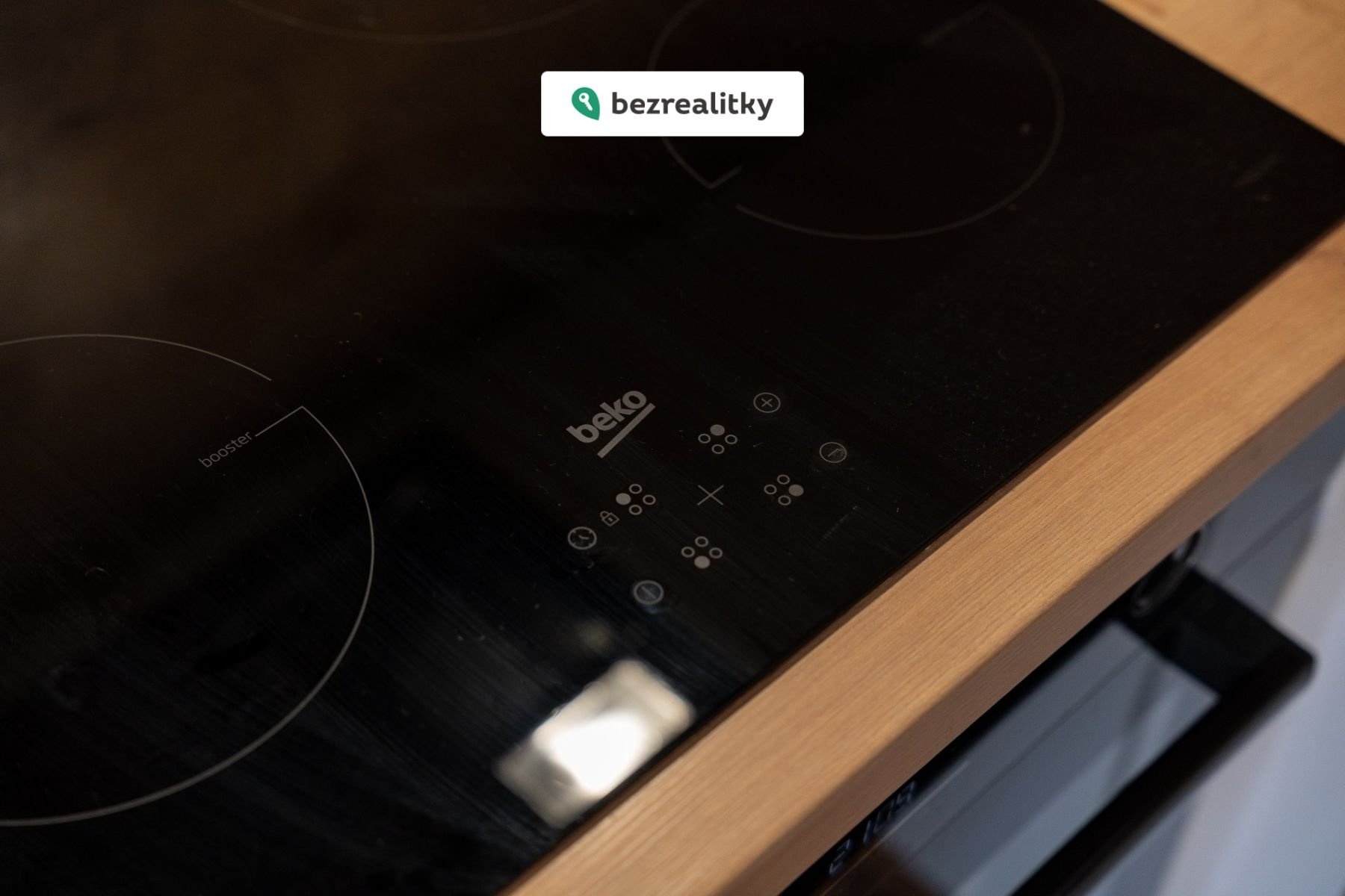 1772084668-hbihtyjjrq-16-detail-varna-deska