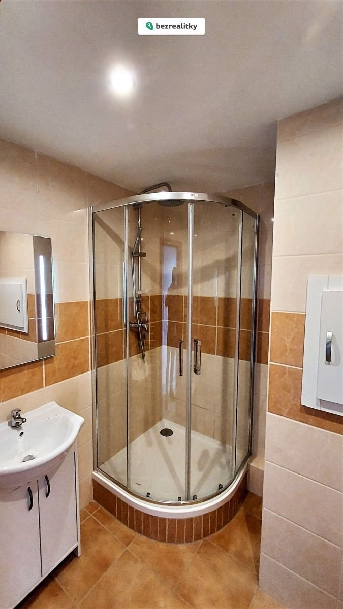 1775724657-bzdymxmvif-10