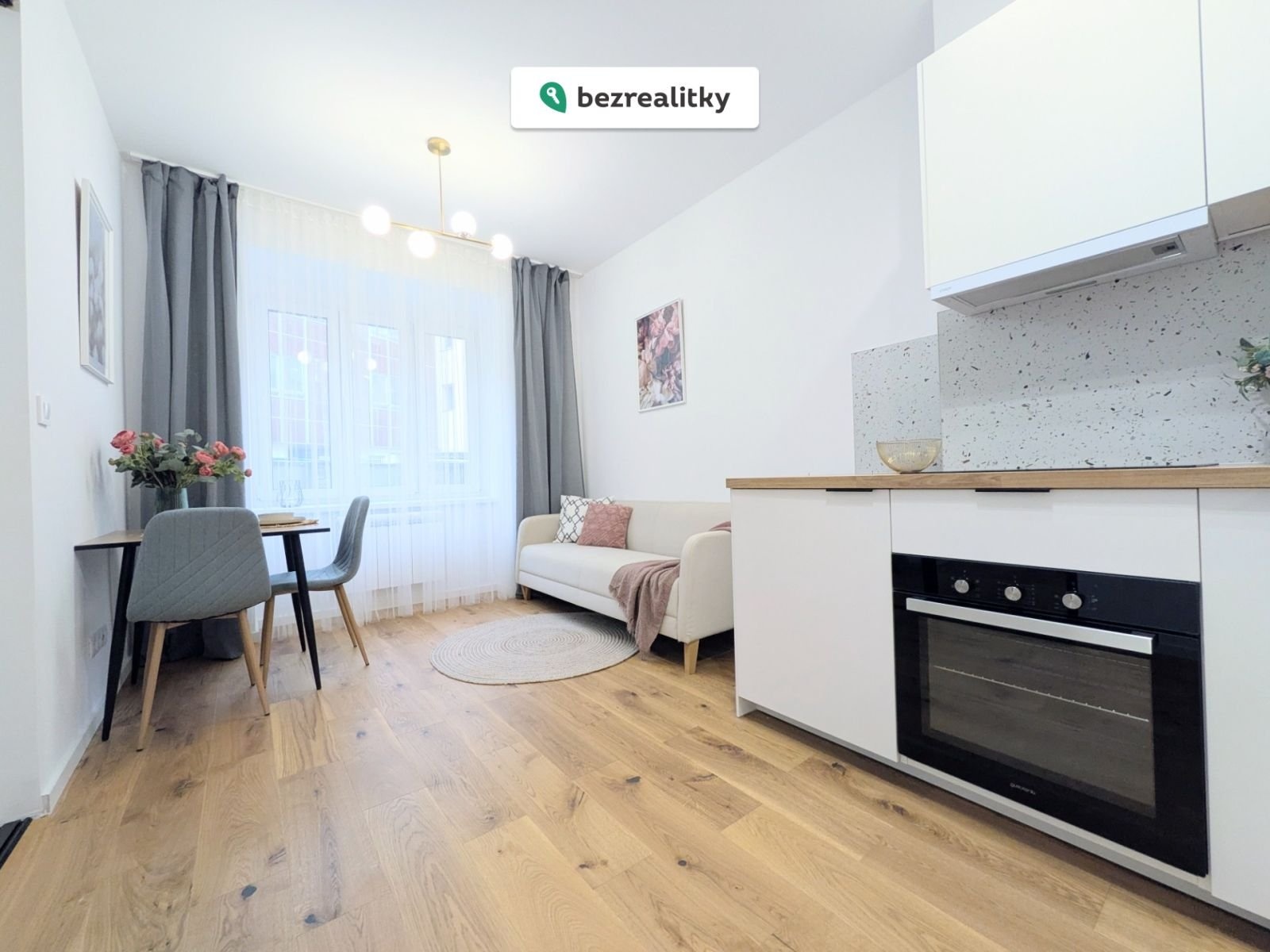 1775841704-sgwzgjdtxy-1000227827