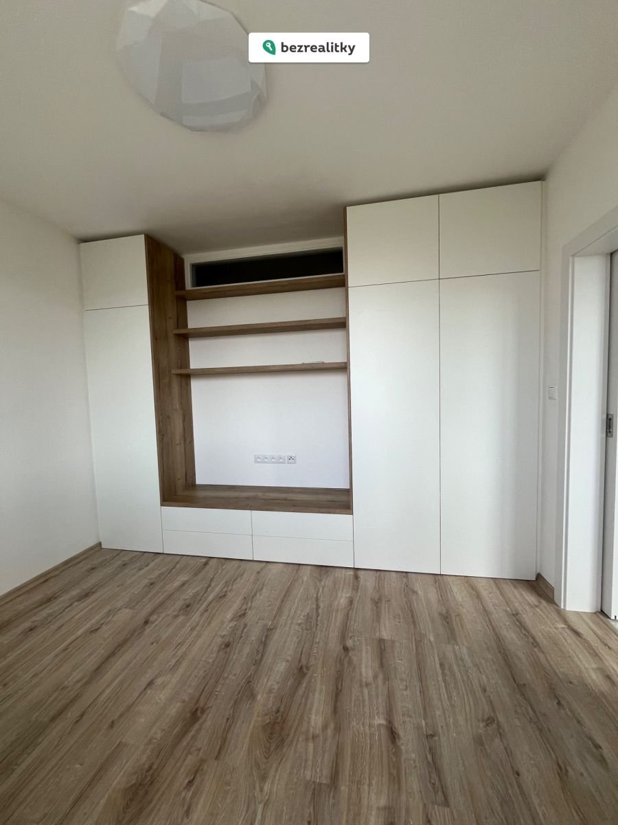 1774773648-zueryuneyv-img-5975