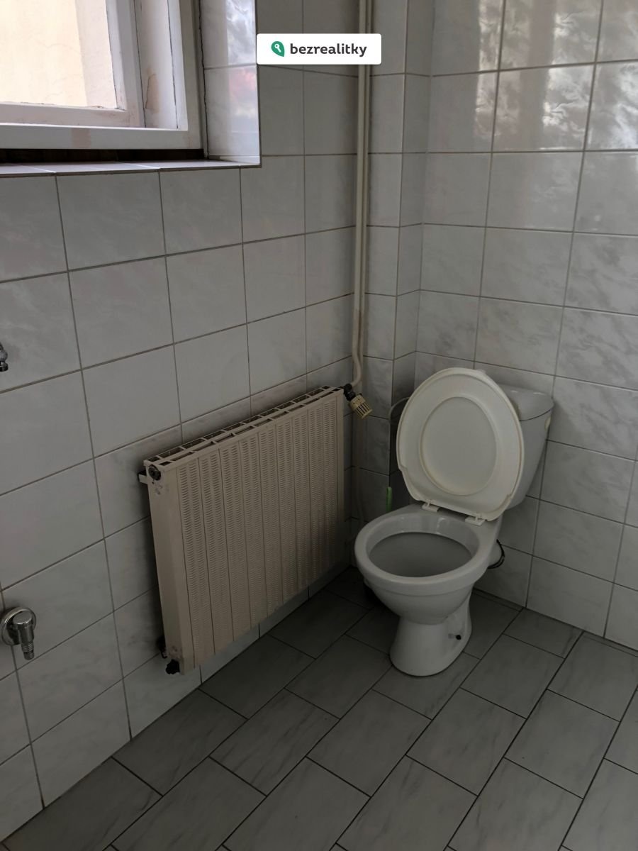 1774881072-yvpfagafnc-img-3584