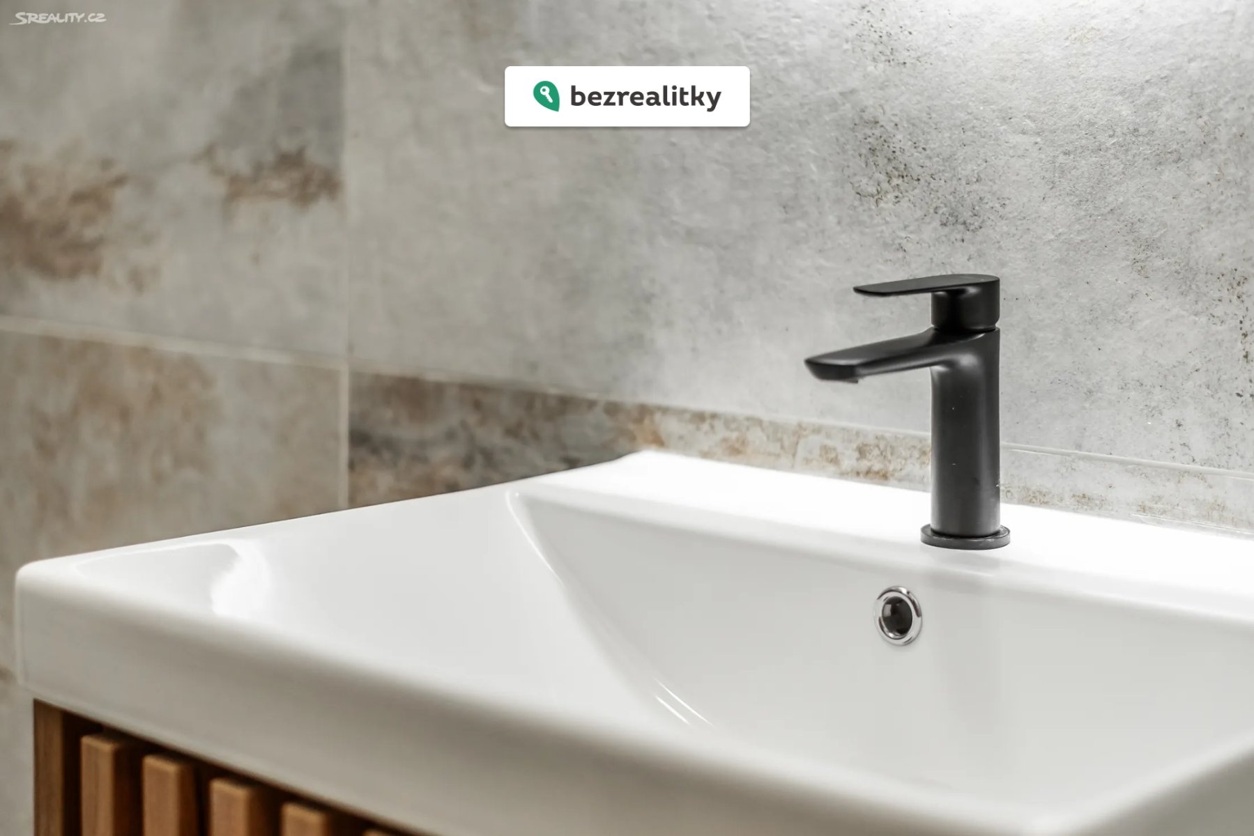 1764085161-cchjgujxlv-d435