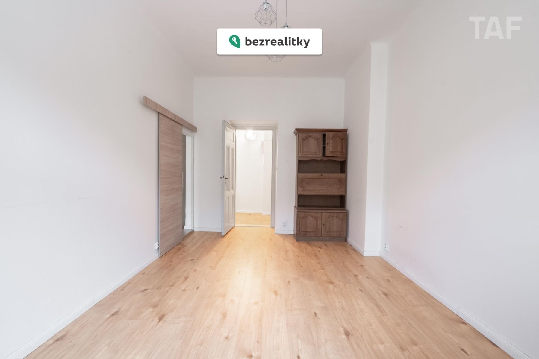 1770409132-yfgnpowjex-luc23-1261-09-web-02