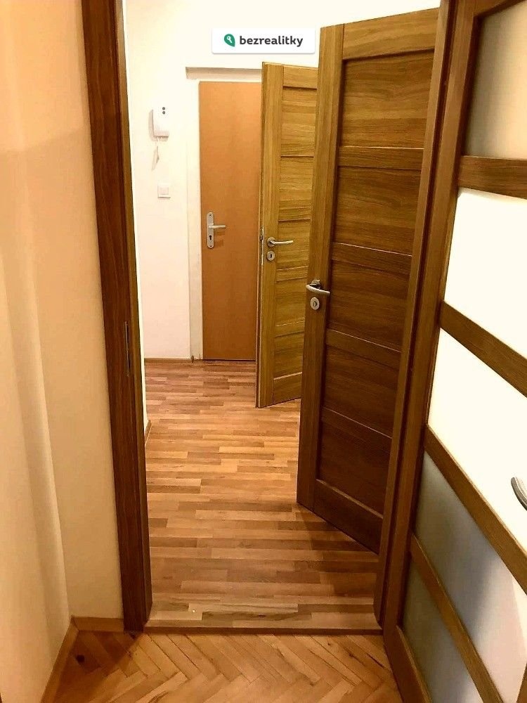 1759239185-wcqiiobljb-chodba