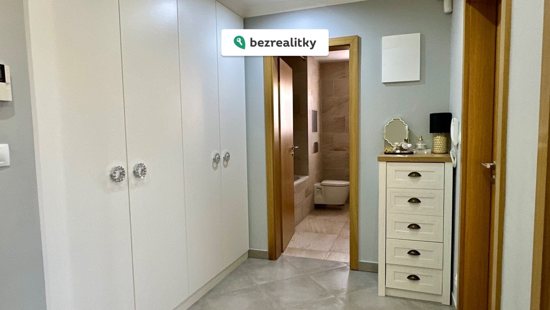 1761910279-wuufqqfuei-tempimagetki1mq