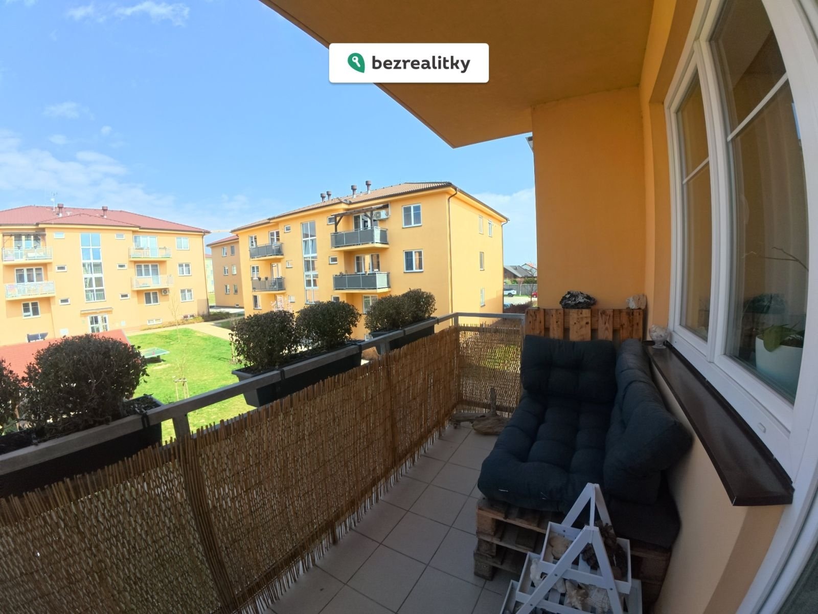 1775490671-dexrdinbio-balkon-1