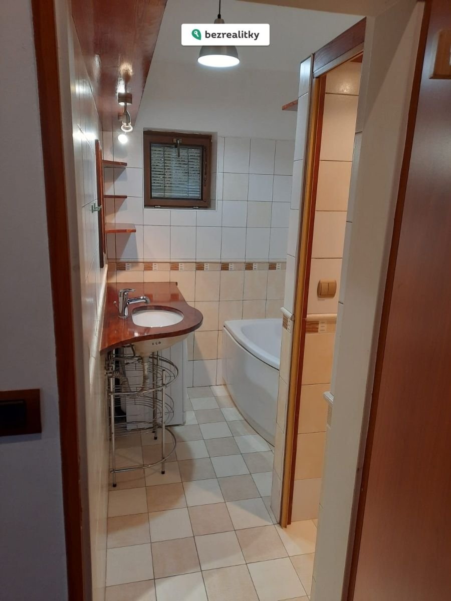 1757361403-klcyqlxqvd-pohled-do-koupelny