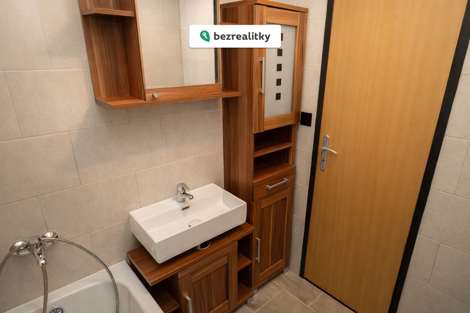 1771944100-catvsqqtjj-04