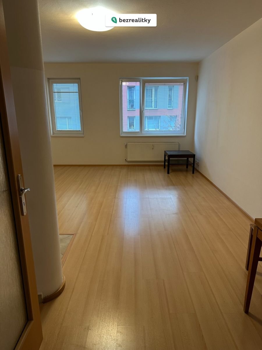 1760275215-wgzkjwbkjl-img-7133