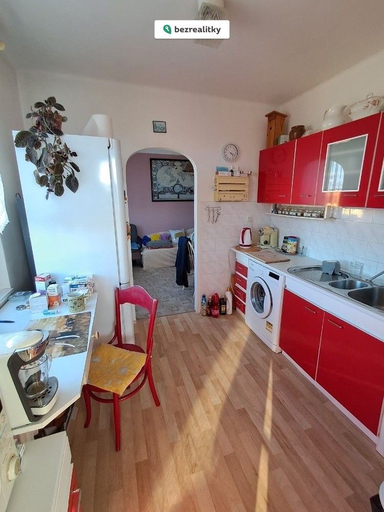 1762887453-kctoedmokw-20251018-161812