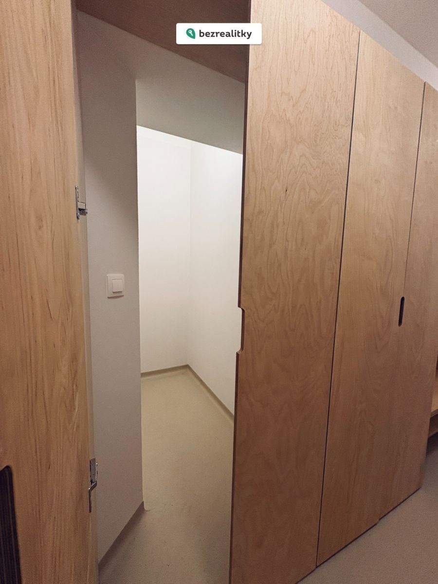 1763045608-fvqaupmrzb-img-7532