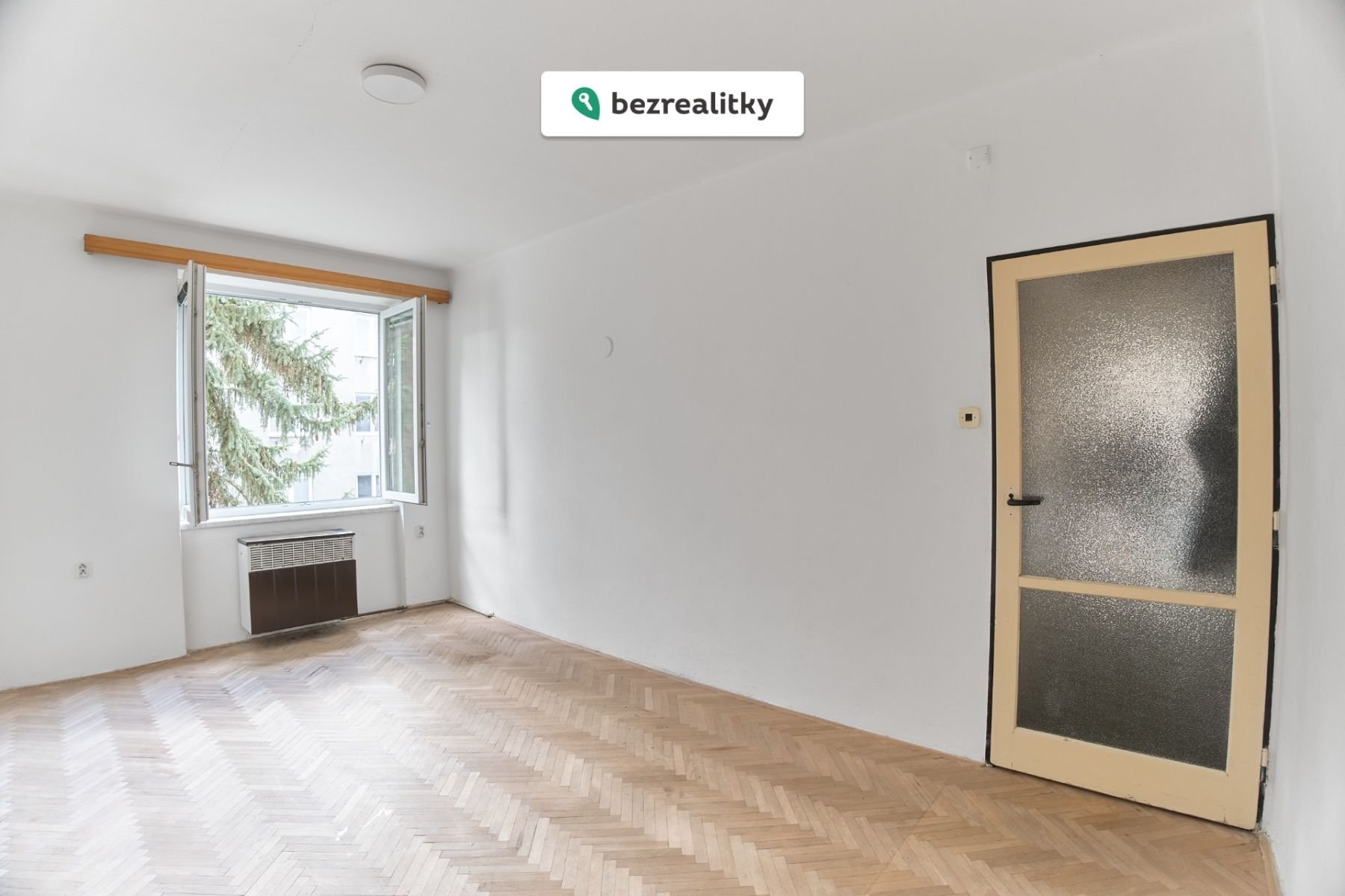 1775411357-qajttmffir-smetanova4