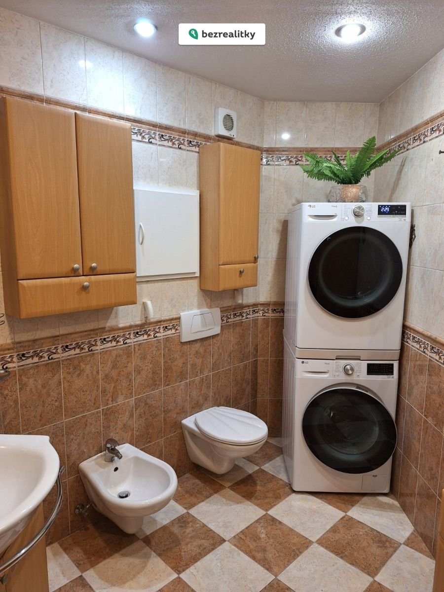 1760270896-ftqzvcfjvb-20251012-090925