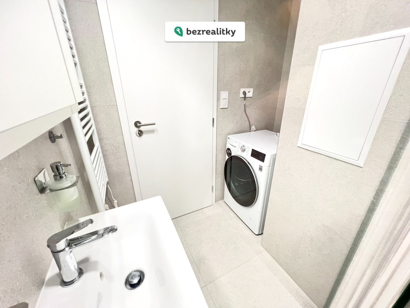 1772791335-uqgaegtscm-img-0758